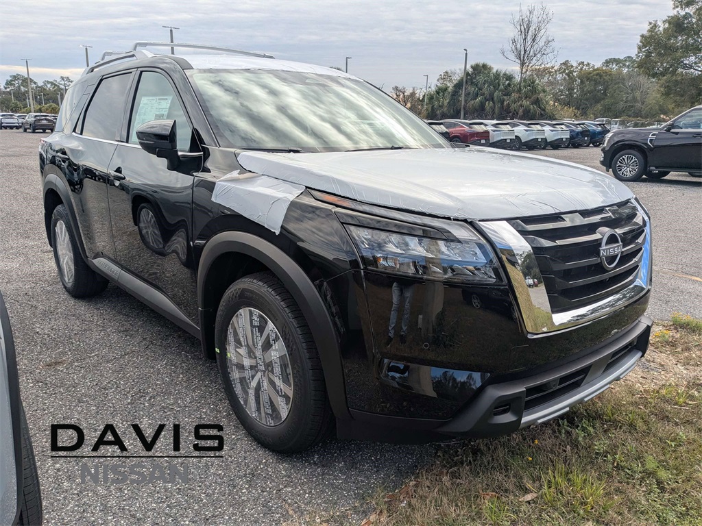 2025 Nissan Pathfinder SL FWD