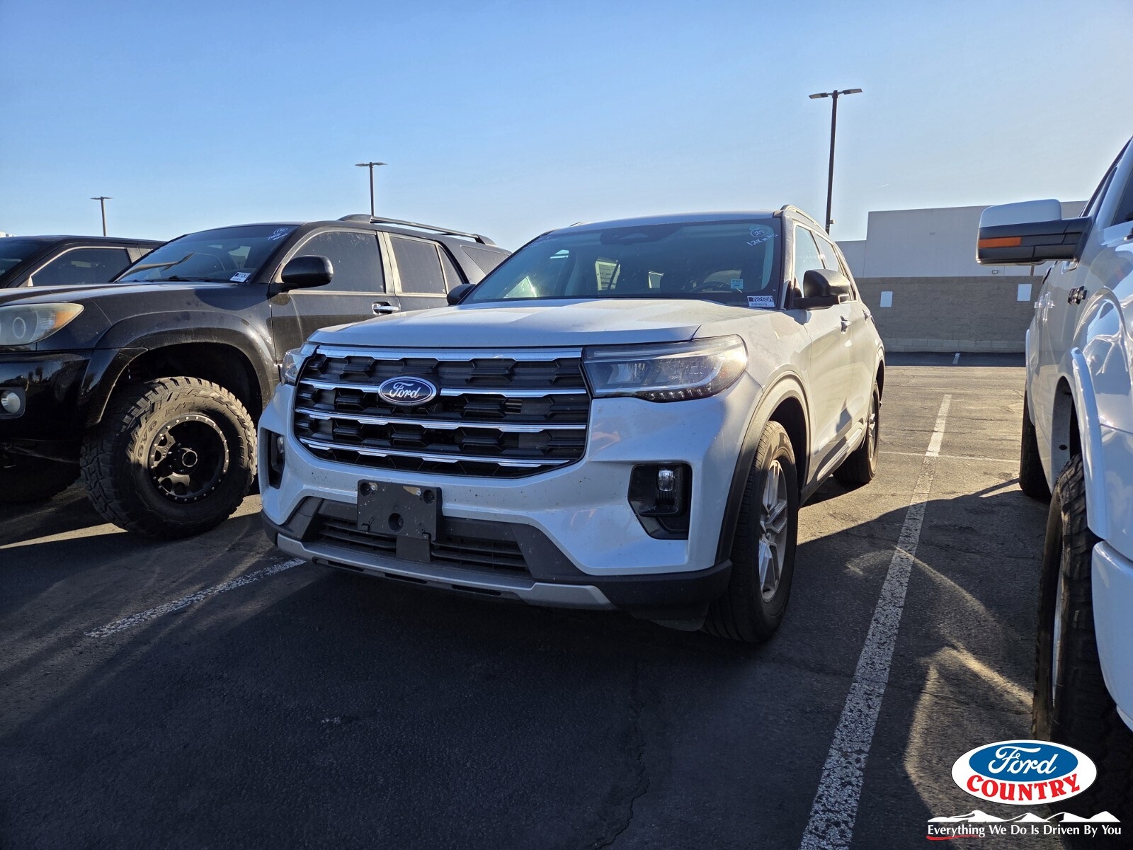 2025 Ford Explorer Active RWD