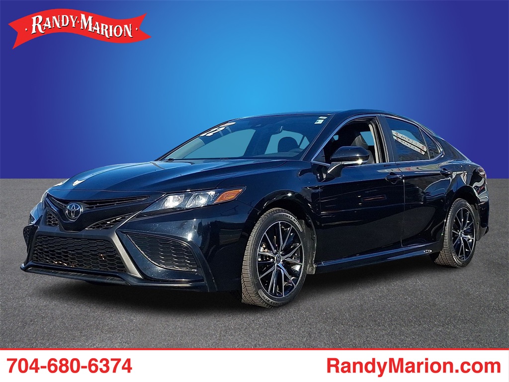 2022 Toyota Camry SE FWD
