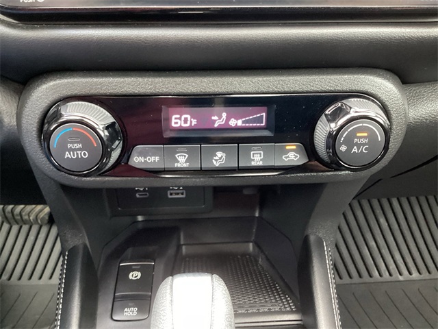 Used Car 2023 Nissan Kicks  Sr For Sale Under $20,000 In San Antonio, Texas