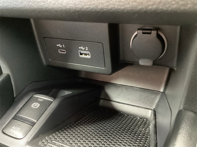 Used Car 2023 Nissan Kicks  Sr For Sale Under $20,000 In San Antonio, Texas