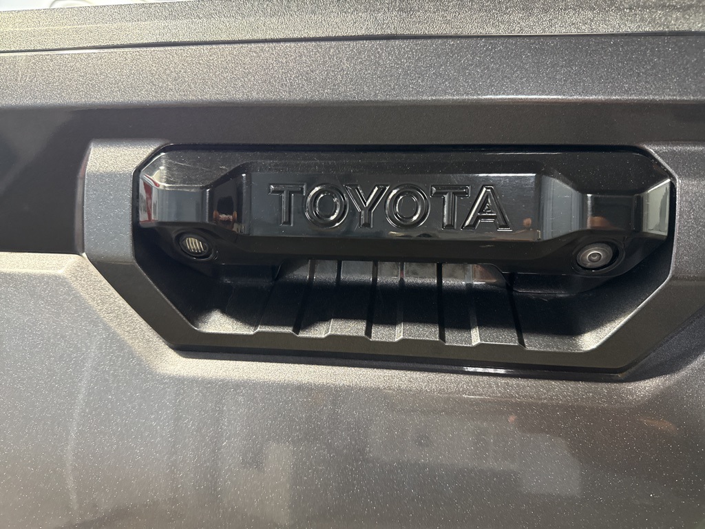 Thumbnail: 2022 Toyota Tundra - 20