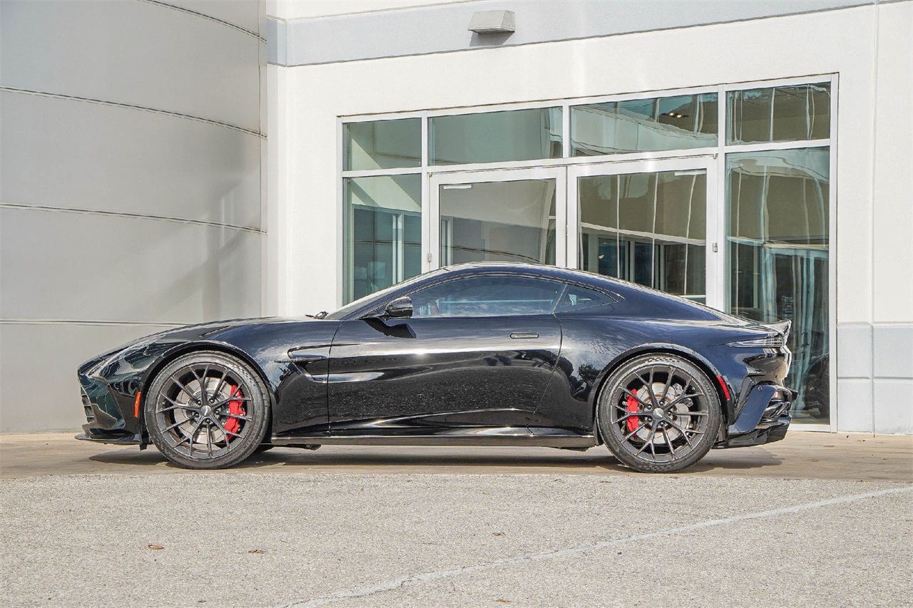 Used Car 2025 Aston Martin Vantage  Base For Sale Under $190,000 In Austin, Texas