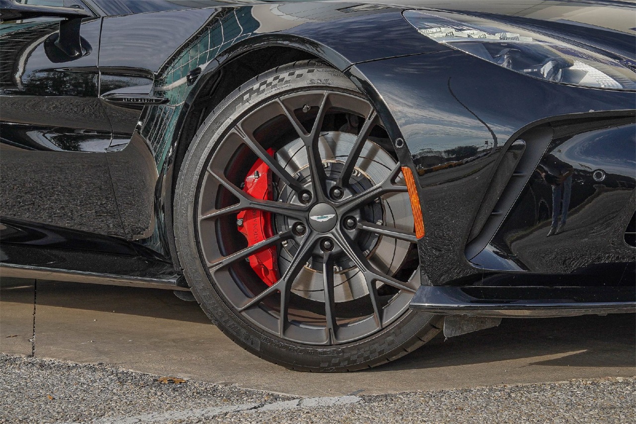 Used Car 2025 Aston Martin Vantage  Base For Sale Under $190,000 In Austin, Texas