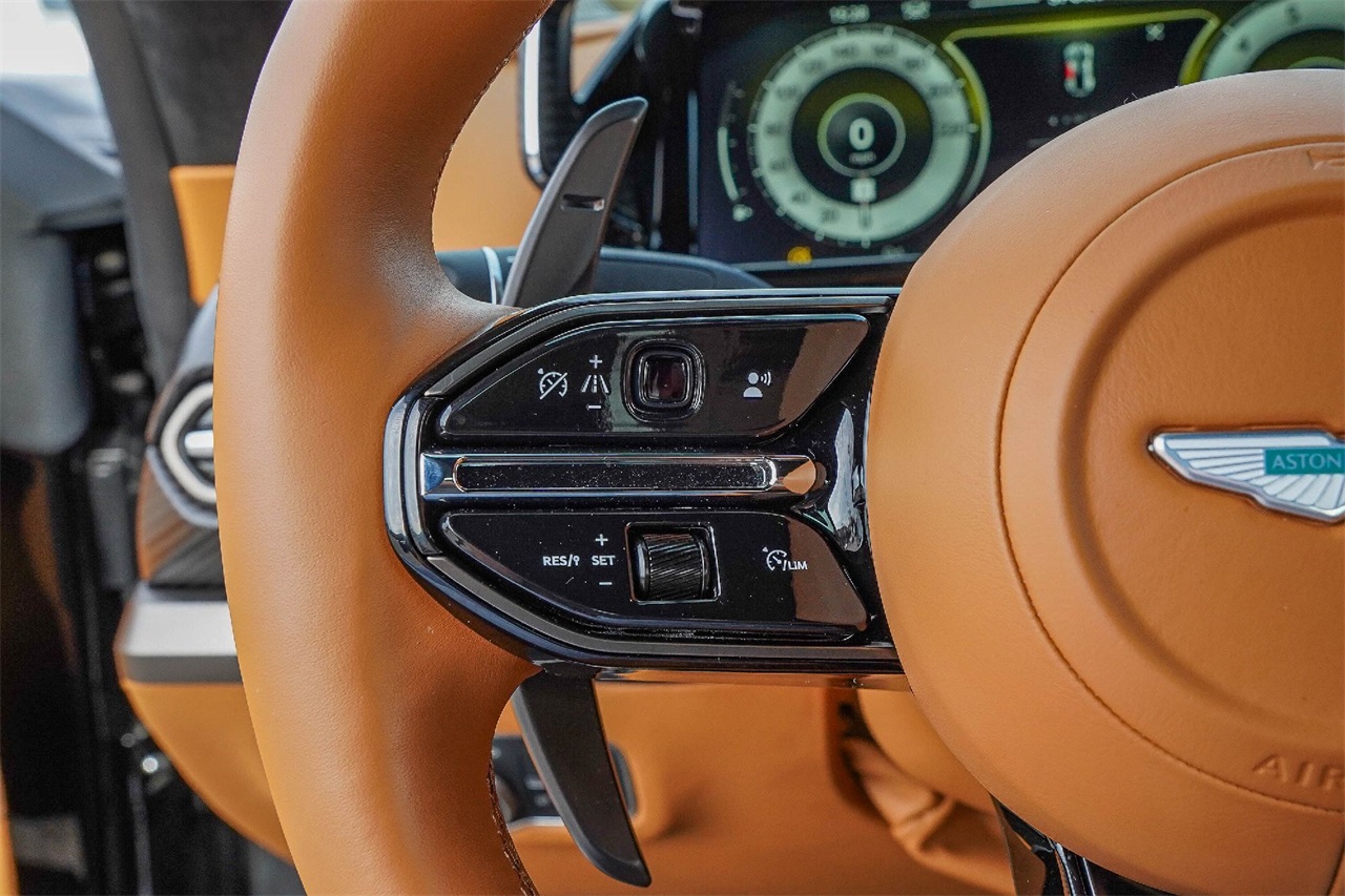 Used Car 2025 Aston Martin Vantage  Base For Sale Under $190,000 In Austin, Texas