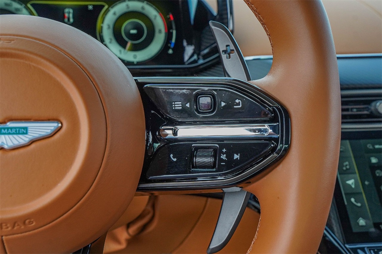 Used Car 2025 Aston Martin Vantage  Base For Sale Under $190,000 In Austin, Texas