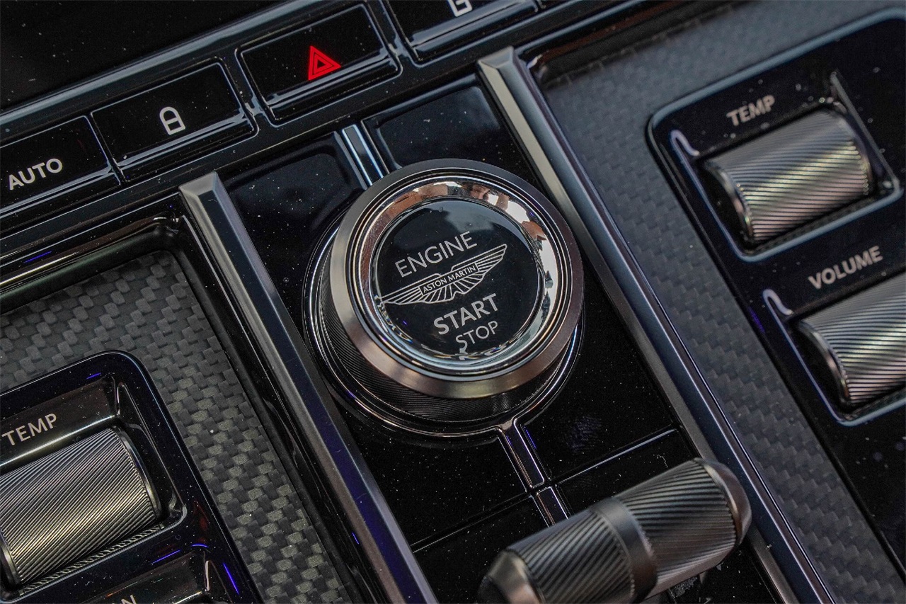 Used Car 2025 Aston Martin Vantage  Base For Sale Under $190,000 In Austin, Texas