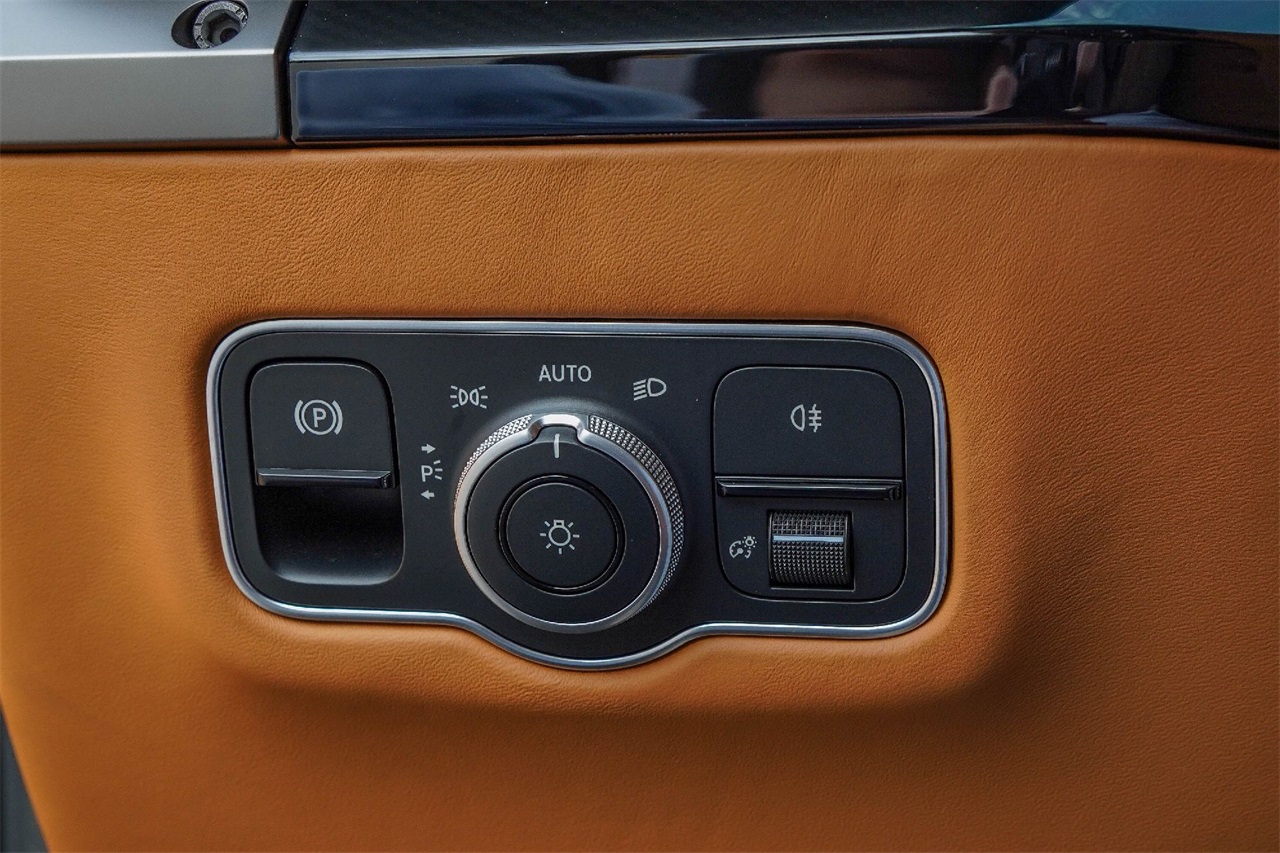 Used Car 2025 Aston Martin Vantage  Base For Sale Under $190,000 In Austin, Texas