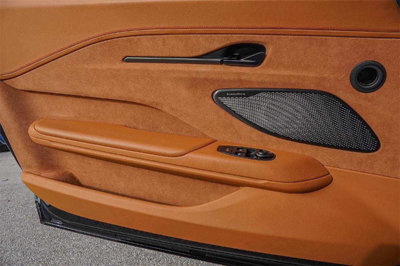 Used Car 2025 Aston Martin Vantage  Base For Sale Under $190,000 In Austin, Texas