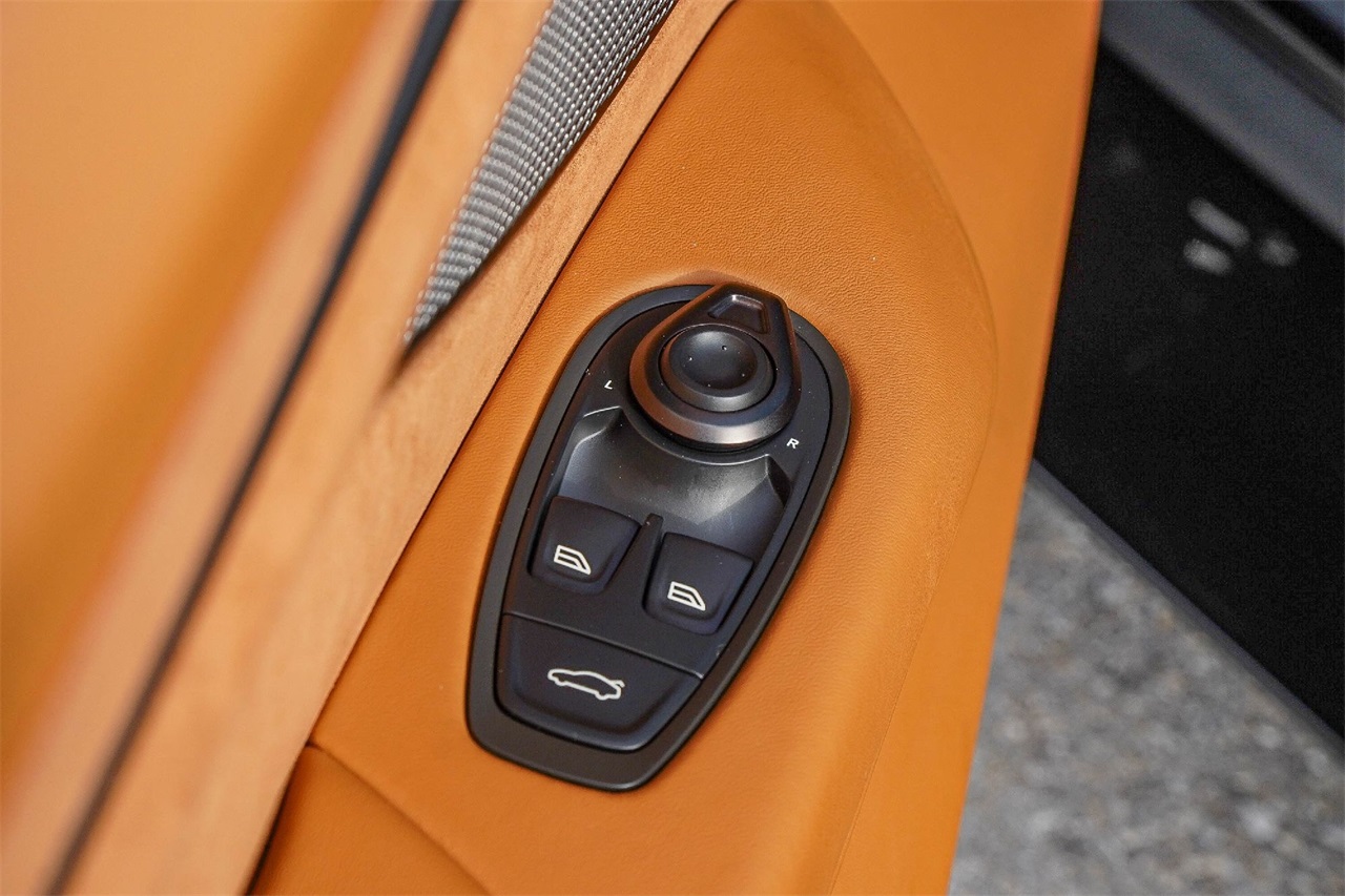 Used Car 2025 Aston Martin Vantage  Base For Sale Under $190,000 In Austin, Texas