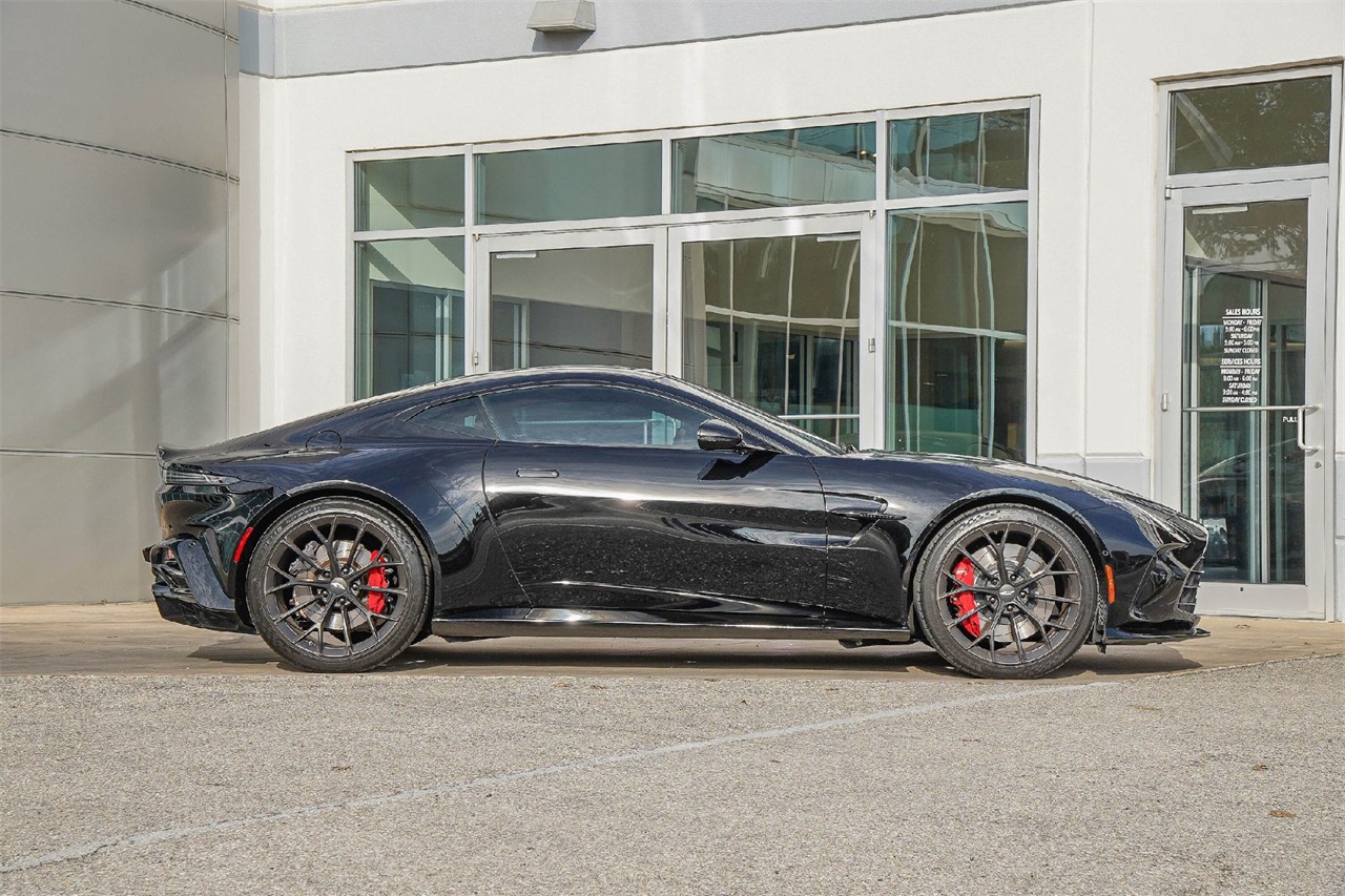 Used Car 2025 Aston Martin Vantage  Base For Sale Under $190,000 In Austin, Texas