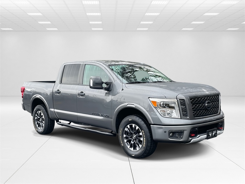 2019 Nissan Titan PRO-4X Crew Cab 4WD