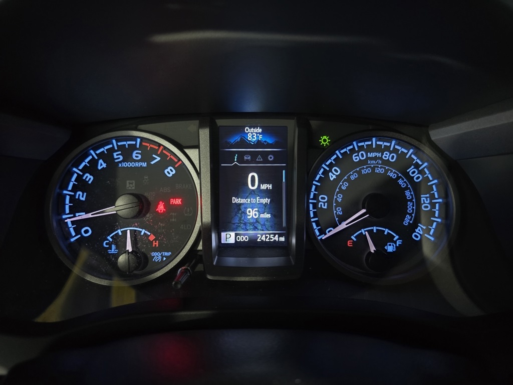 Thumbnail: 2022 Toyota Tacoma - 18