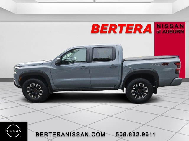 2024 Nissan Frontier PRO-4X Crew Cab 4WD
