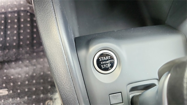 2025 Nissan Kicks Play