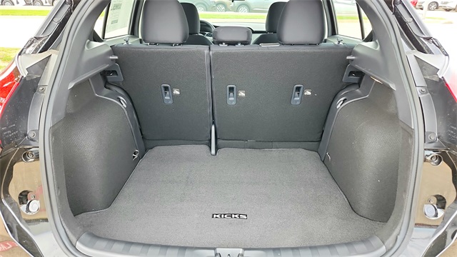 2025 Nissan Kicks Play