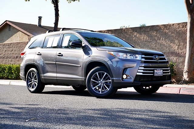 2019 Toyota Highlander SE