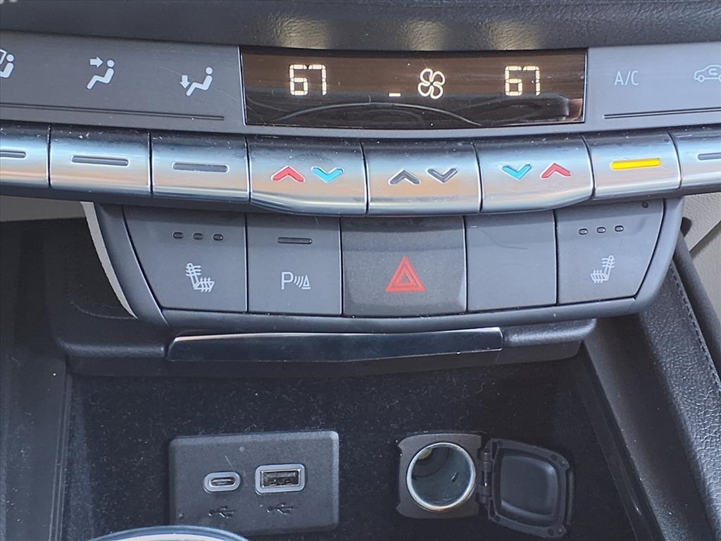 2022 Cadillac XT4 Luxury White at Mac Haik CDJR North Houston