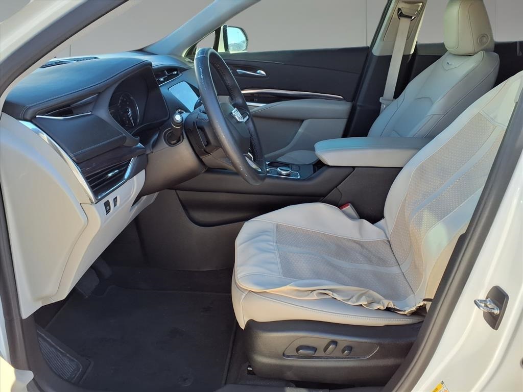 2022 Cadillac XT4 Luxury White at Mac Haik CDJR North Houston