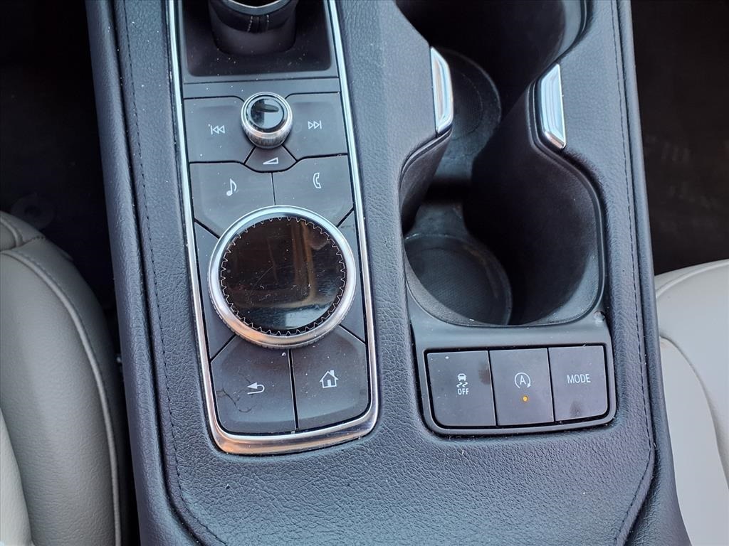 2022 Cadillac XT4 Luxury White at Mac Haik CDJR North Houston