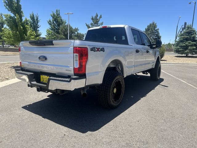 2017 Ford F-250 XLT photo 3