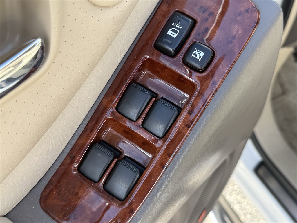 2006 Toyota Highlander Hybrid V6 White at Emmons Autoplex