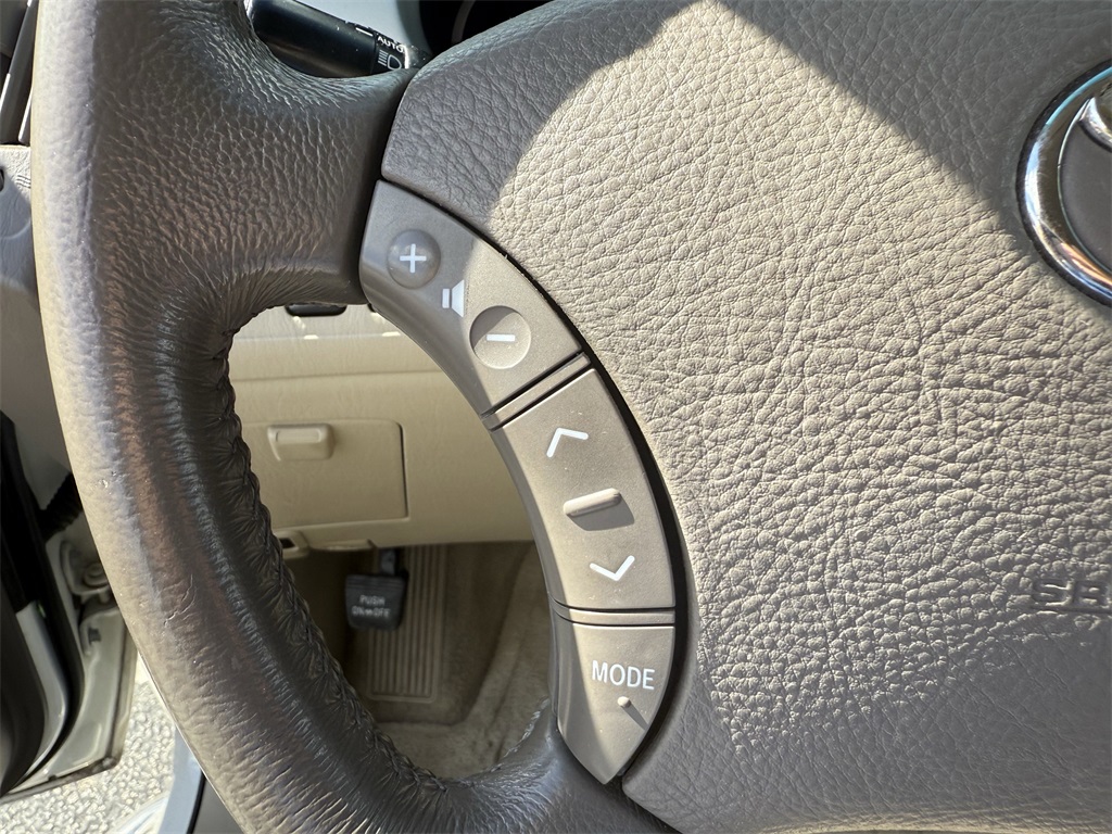 2006 Toyota Highlander Hybrid V6 White at Emmons Autoplex