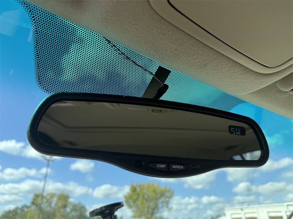 2006 Toyota Highlander Hybrid V6 White at Emmons Autoplex