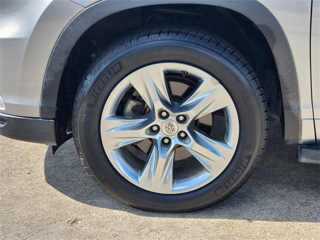 2014 Toyota Highlander Limited Silver at Emmons Autoplex