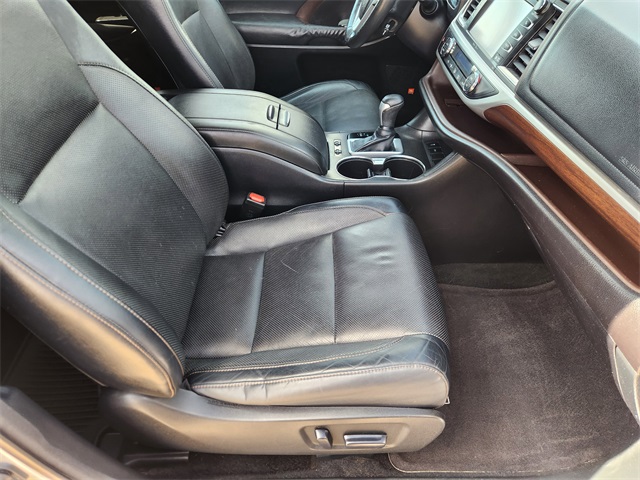 2014 Toyota Highlander Limited Silver at Emmons Autoplex