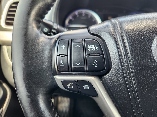 2014 Toyota Highlander Limited Silver at Emmons Autoplex