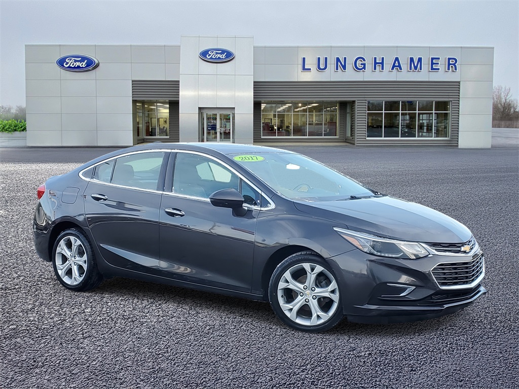 2017 Chevrolet Cruze Premier's photo