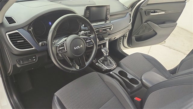 2023 Kia Seltos S White at Mac Haik CDJR North Houston