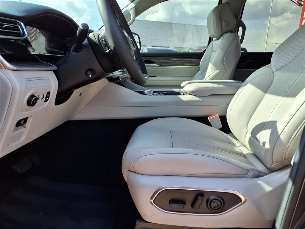 2022 Jeep Wagoneer Series III Gray at Community Kia