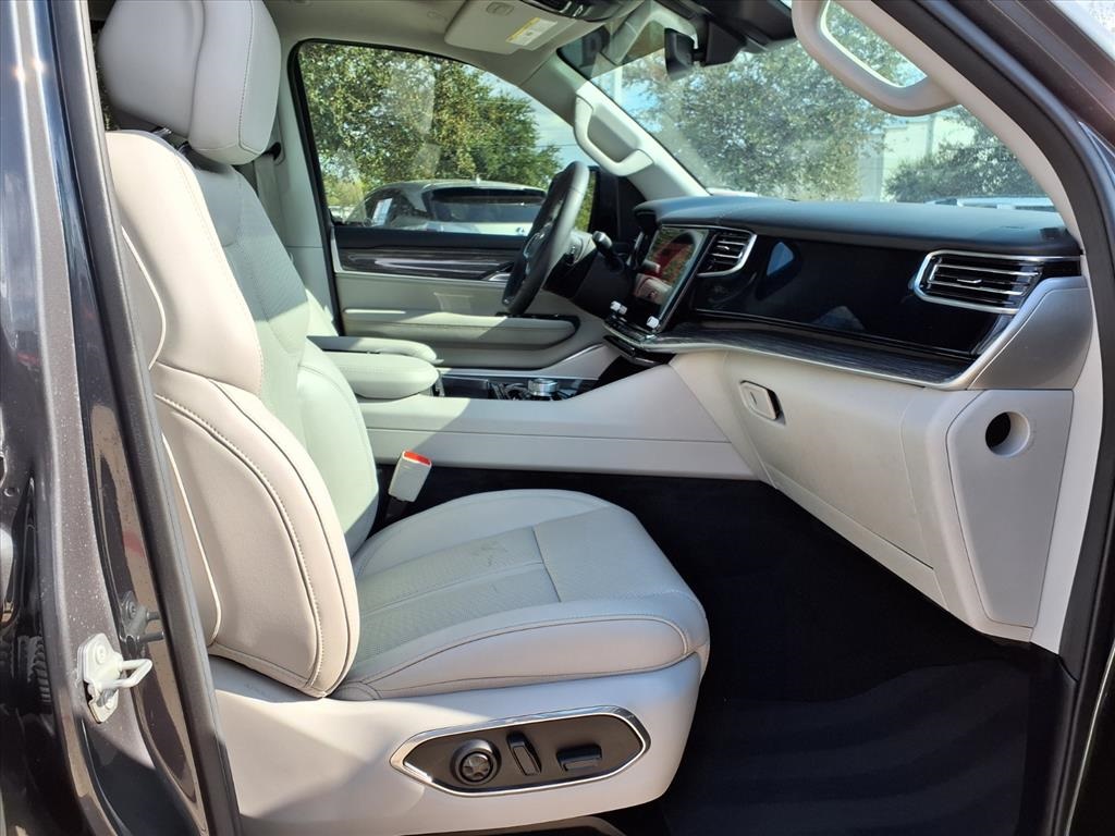 2022 Jeep Wagoneer Series III Gray at Community Kia