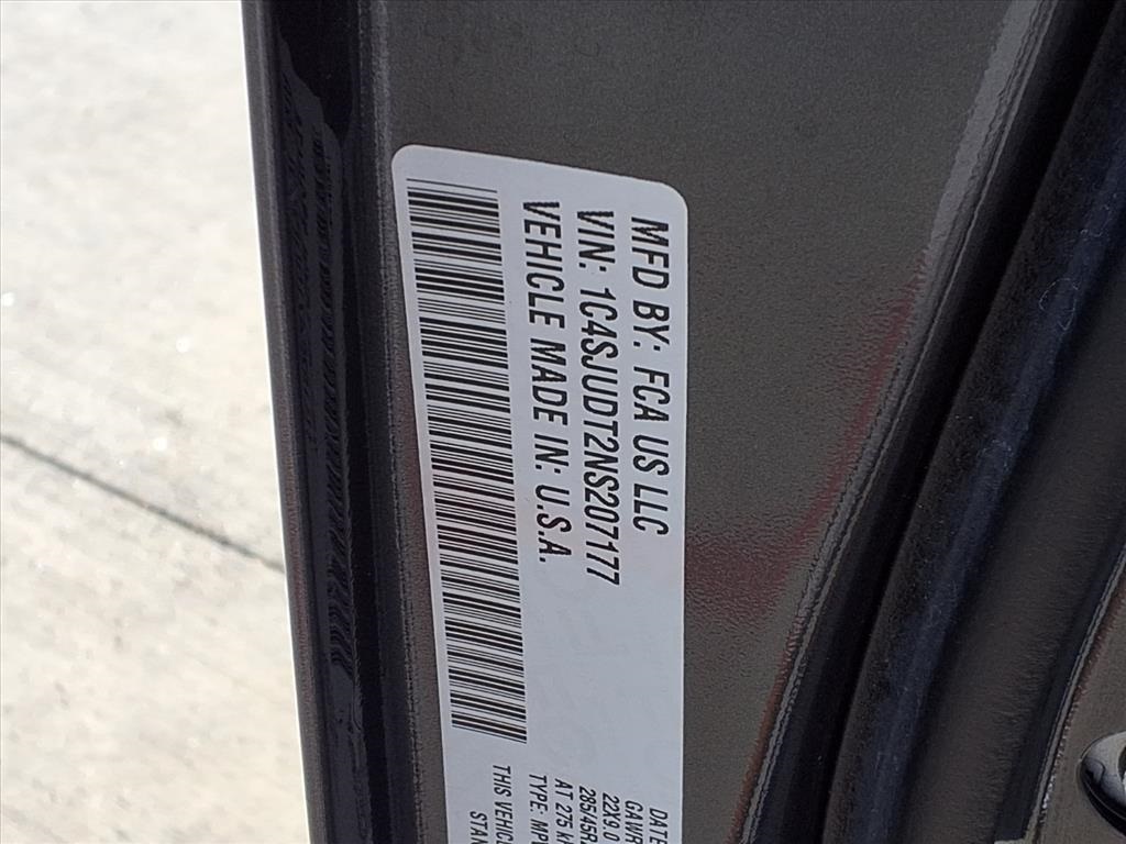 2022 Jeep Wagoneer Series III Gray at Community Kia