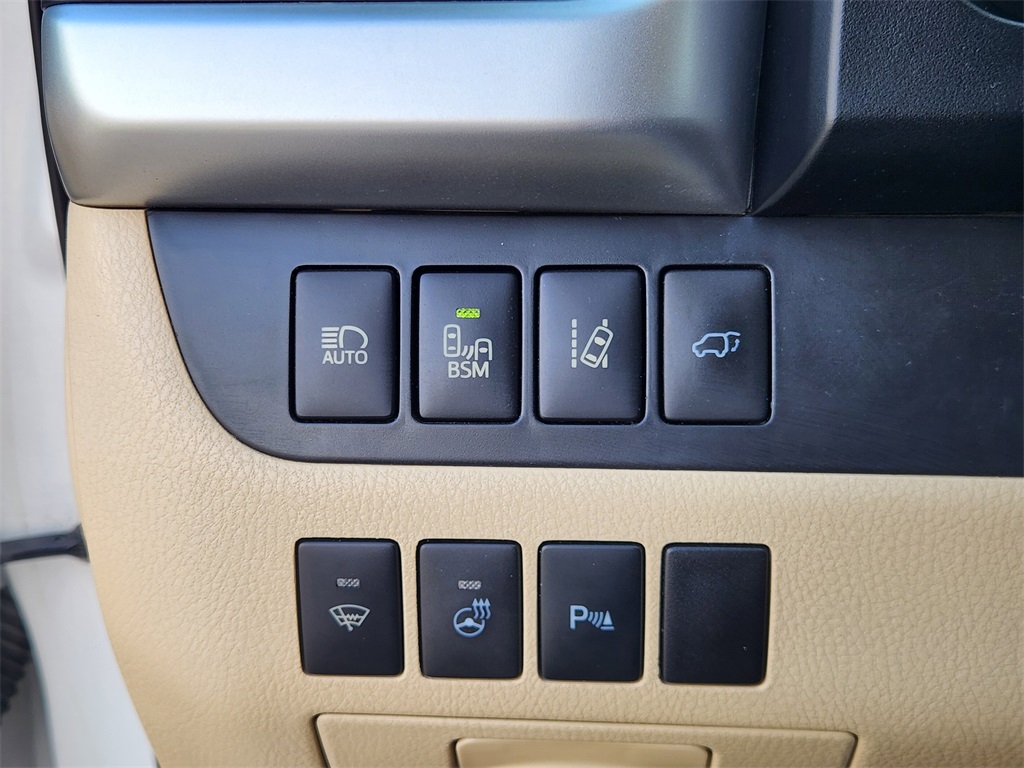 2014 Toyota Highlander Limited White at Gullo Toyota