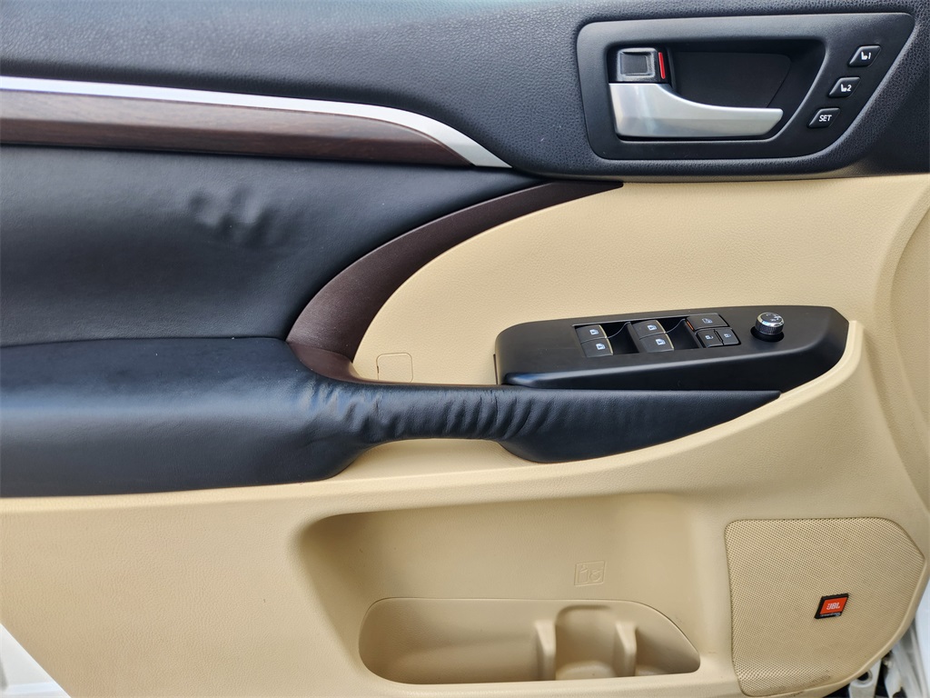 2014 Toyota Highlander Limited White at Gullo Toyota