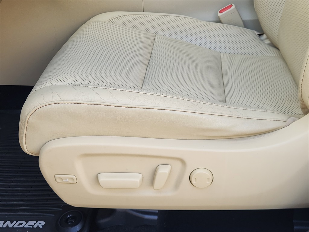 2014 Toyota Highlander Limited White at Gullo Toyota