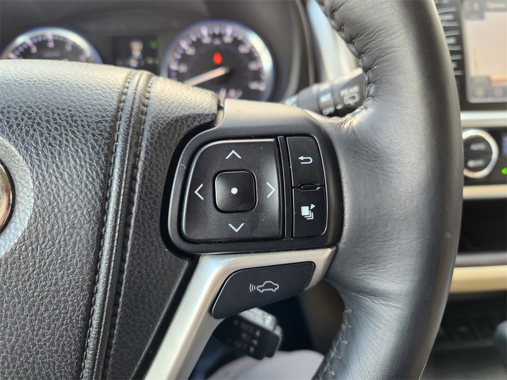 2014 Toyota Highlander Limited White at Gullo Toyota