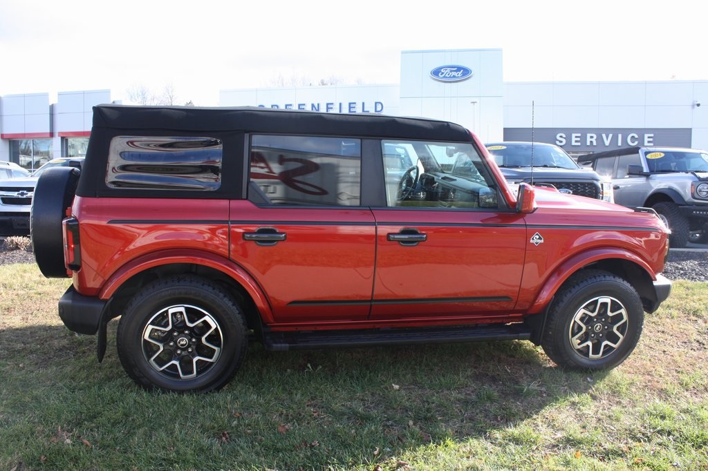 2023 Ford Bronco Outer Banks photo 3