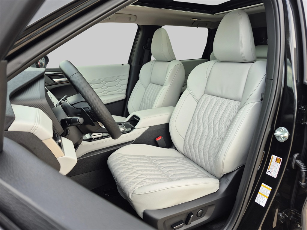 2025 Mitsubishi Outlander SEL - 9