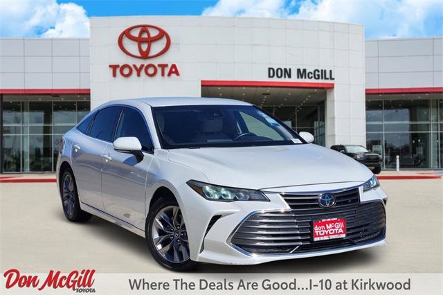 2020 Toyota Avalon XLE Beige at Community Honda