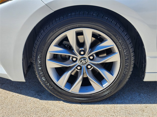 2020 Toyota Avalon XLE Beige at Community Honda