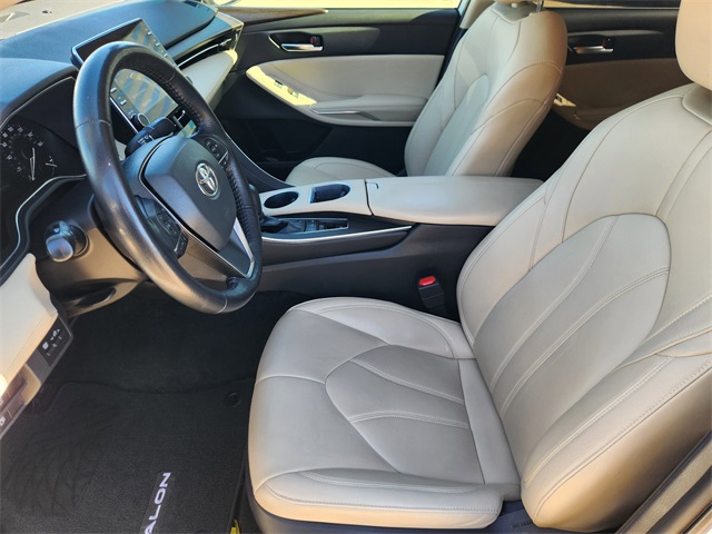 2020 Toyota Avalon XLE Beige at Community Honda