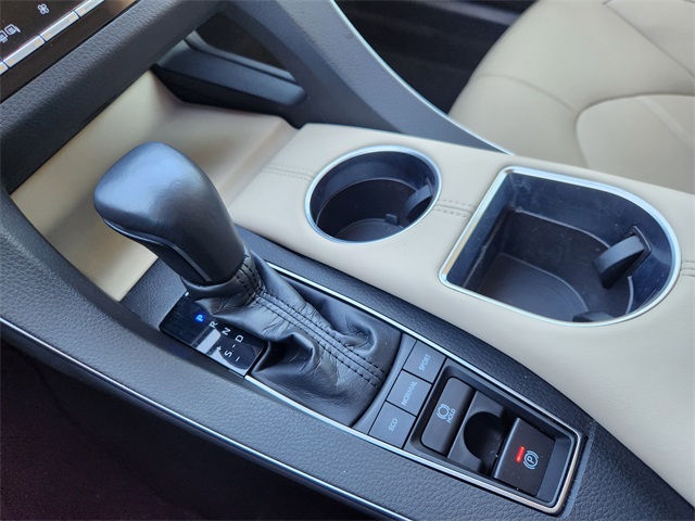 2020 Toyota Avalon XLE Beige at Community Honda