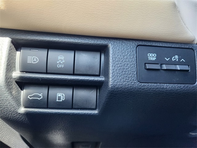 2020 Toyota Avalon XLE Beige at Community Honda