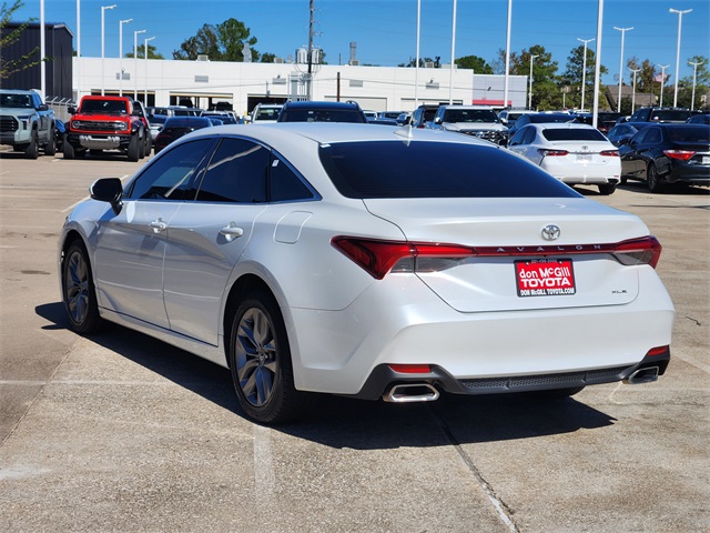 2020 Toyota Avalon XLE Beige at Community Honda