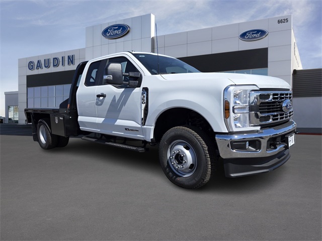 2025 Ford F-350 Super Duty Chassis Cab XL's photo