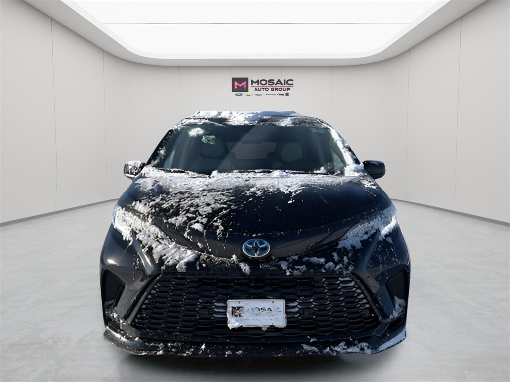 Used 2025 Toyota Sienna LE with VIN 5TDGSKFC0SS215531 for sale in Zumbrota, Minnesota